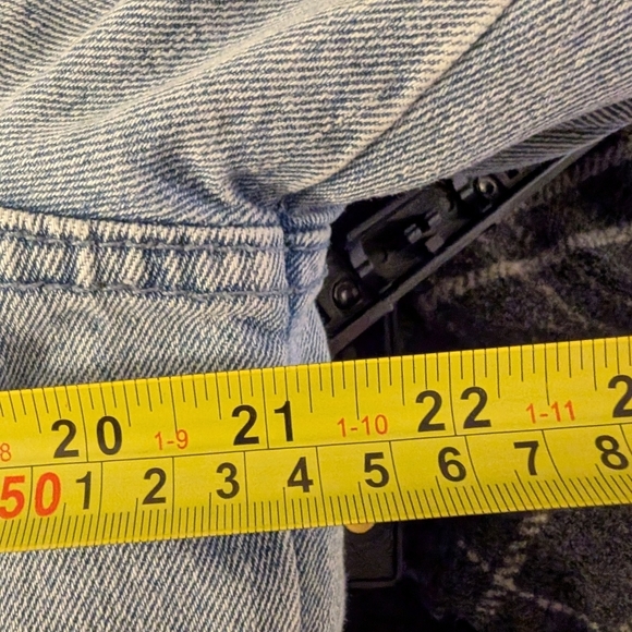 GUESS Light Blue Denim Jacket with White Sherpa Lining - Picture 6 of 7